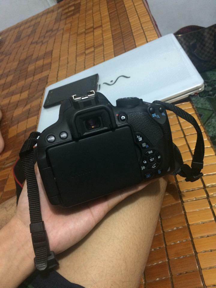 Canon Kiss X7i + len kit 18-55 STM + len 50 F1.8 chính hãng LBM